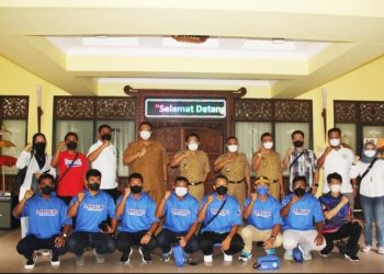 Pemkot Metro Lepas Atlet Sofbal Yang Berlaga di PON XX Papua