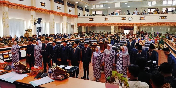 25 Anggota DPRD Kota Metro Resmi Dilantik
