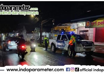 Polres Metro Tingkatkan Keamanan Malam dengan Patroli Blue Light
