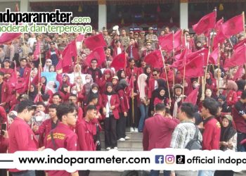 Bakar Ban di Depan DPRD, IMM Lampung Serukan Keadilan untuk Petani Singkong