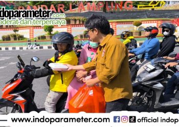 Taring Lampung Bagikan Nasi Kotak Sehat untuk Warga yang Membutuhkan: Program Sosial yang Diterima Positif oleh Masyarakat
