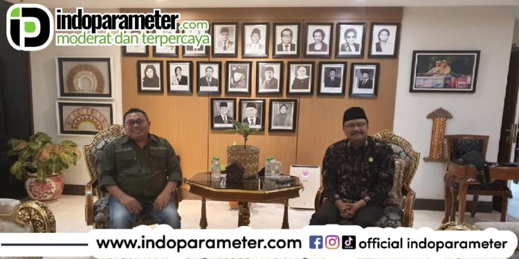 Ketua Umum SMSI Temui Mensos Bahas Sinergi dalam Peringatan HPN 2025