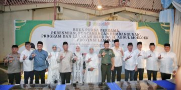 Gubernur Mirza Buka Puasa Bersama Seluruh Jajaran RSUD Abdul Moeloek, Sampaikan 3 Prioritas Program Kesehatan Presiden Prabowo Subianto 