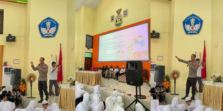 SMPN 2 Bandar Lampung, Kapolsek Raja Basa dan Warung Nusantara Mengajak Seluruh Siswa Melakukan Kegiatan Positif di Bulan Ramadhan Ini