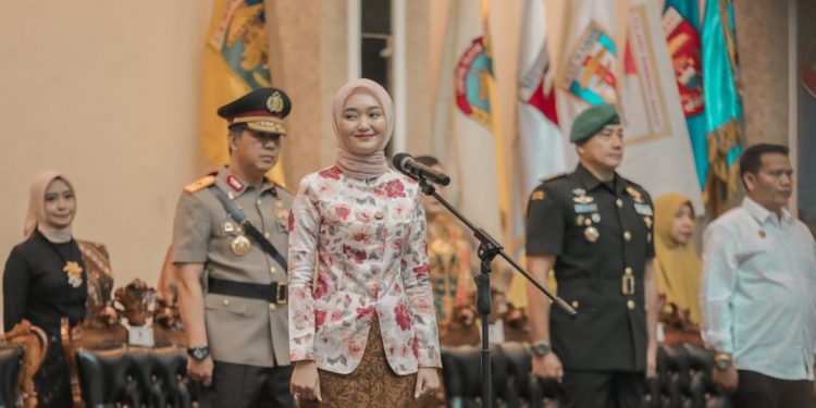 Wagub Jihan Nurlela Kobarkan Semangat Persatuan Membangun Lampung dalam Upacara Peringatan Hari Kartini Tahun 2025 