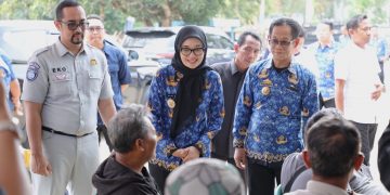 Pastikan Kelancaran Masyarakat Membayar Pajak, Wagub Jihan Nurlaela dan Kepala Bapenda Slamet Riadi Tinjau Pelaksanaan Pemutihan Pajak Kendaraan Bermotor dan BBNKB Tahun 2025 di Samsat Metro dan Lampung Timur
