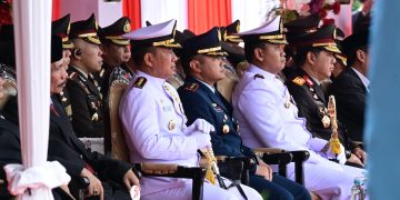 SINERGI TNI-POLRI: DANBRIGIF 4 MAR/BS DAN IBU KETUA CABANG 7 PG KORMAR HADIRI PERINGATAN HUT BHAYANGKARA KE-79 DI POLDA LAMPUNG