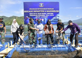 Danbrigif 4 Marinir/BS Bersama Walikota Bandar Lampung Dan Owner Golden Tulip Panen Bawal Dan Melon