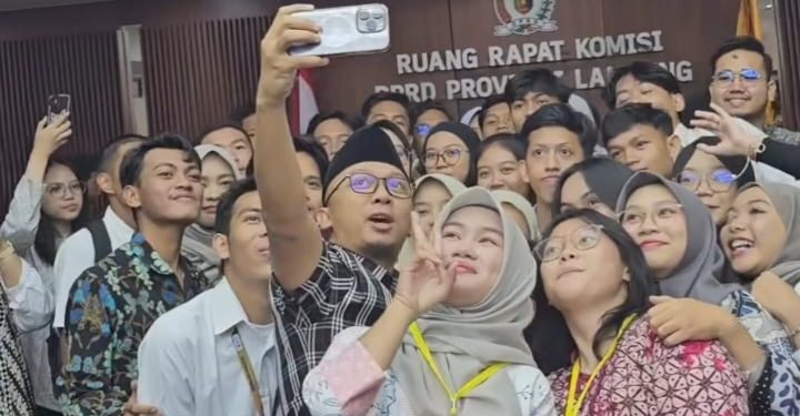DPRD Lampung Dorong Generasi Muda Melek Politik Lewat Sekolah Politik CreSHome