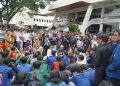 Mahasiswa Gelar Demo Lesehan di DPRD Lampung, Aliansi Lampung Melawan Sampaikan 6 Tuntutan Pendidikan